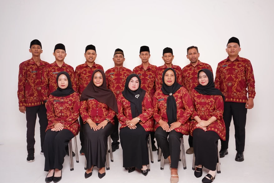 Album : Foto Perangkat Desa Rengas Kapuas